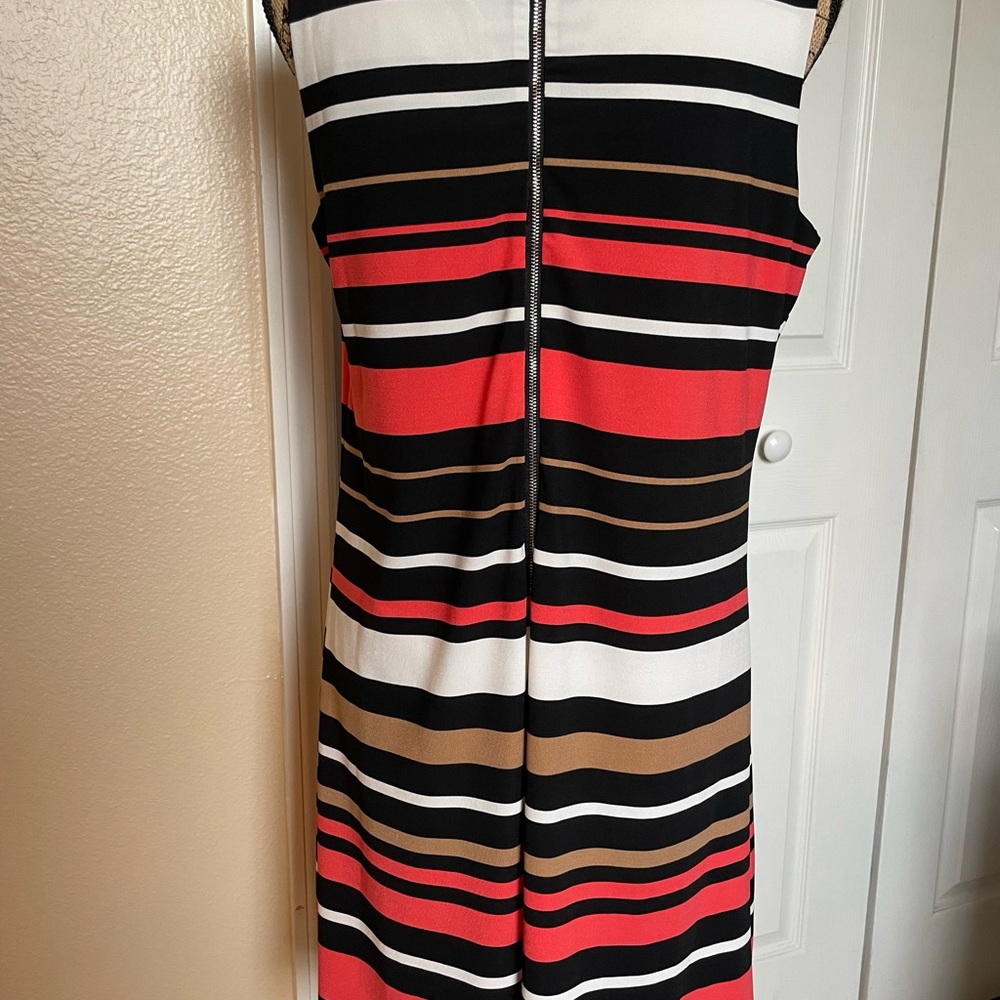Dress - Picture 3 of 4